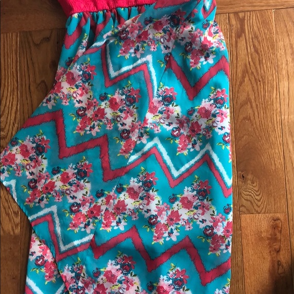 Cute Patterned High-Low Dress - Picture 8 of 8